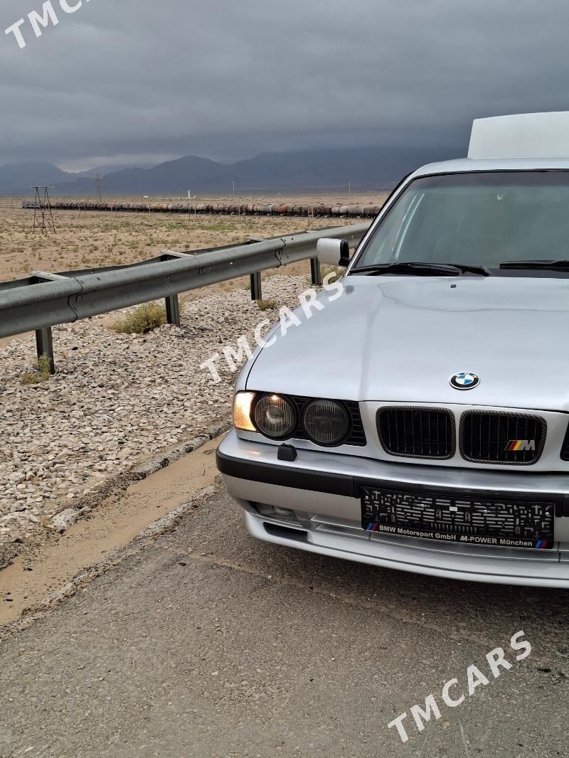 BMW E34 1996 - 85 000 TMT - Балканабат - img 5