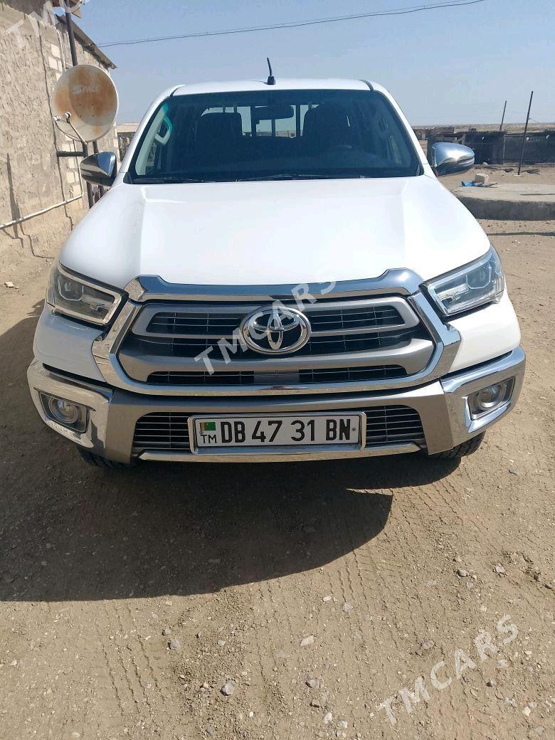 Toyota Hilux 2022 - 595 000 TMT - Türkmenbaşy - img 3