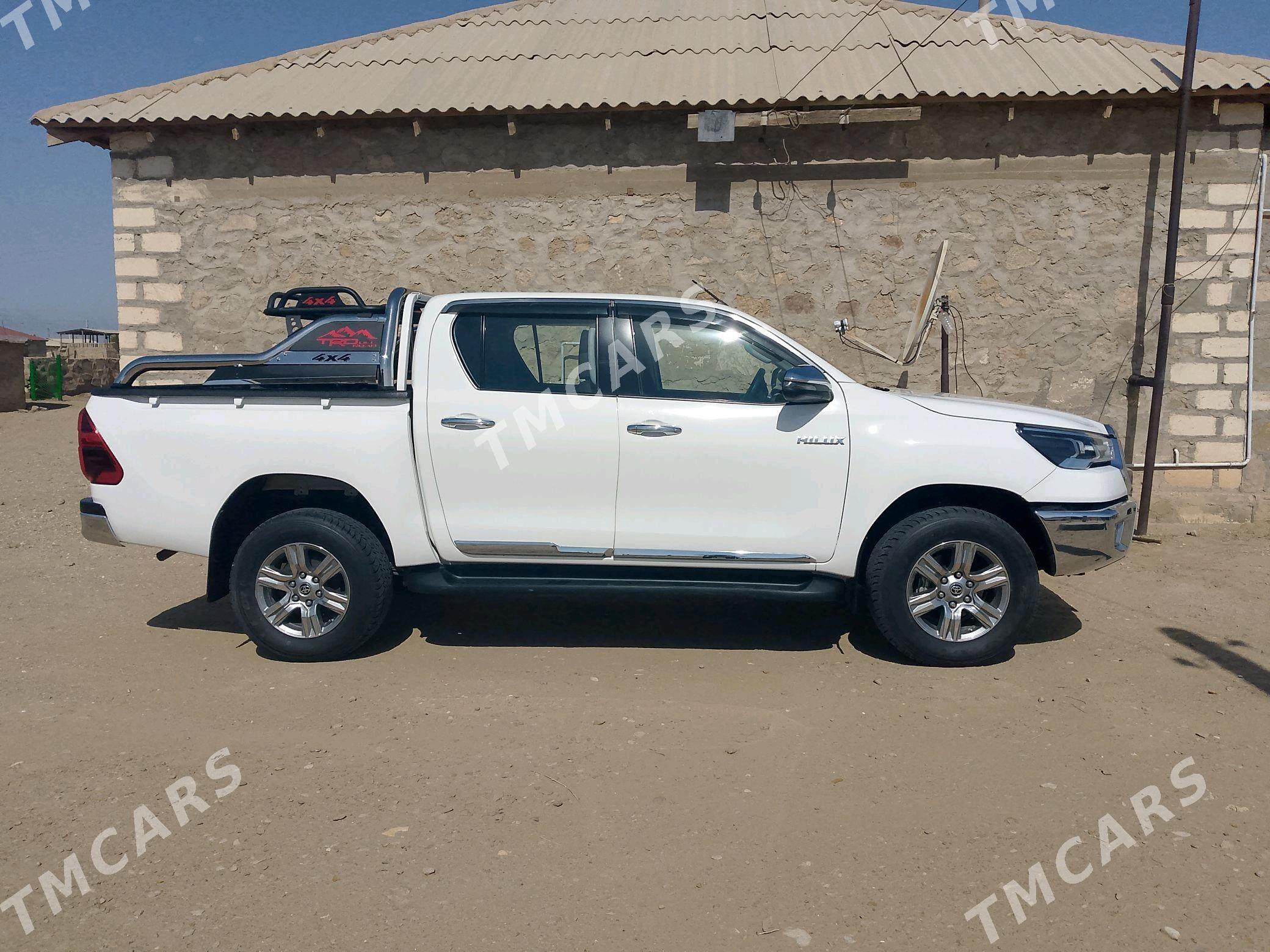 Toyota Hilux 2022 - 595 000 TMT - Türkmenbaşy - img 5