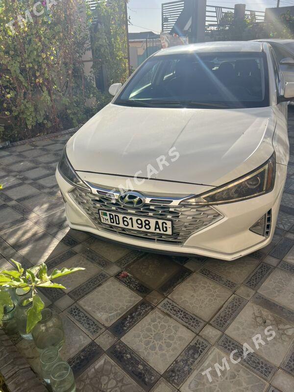 Hyundai Elantra 2019 - 230 000 TMT - Bedew - img 8