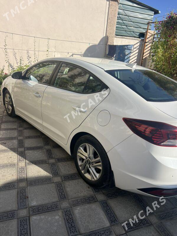 Hyundai Elantra 2019 - 230 000 TMT - Bedew - img 7