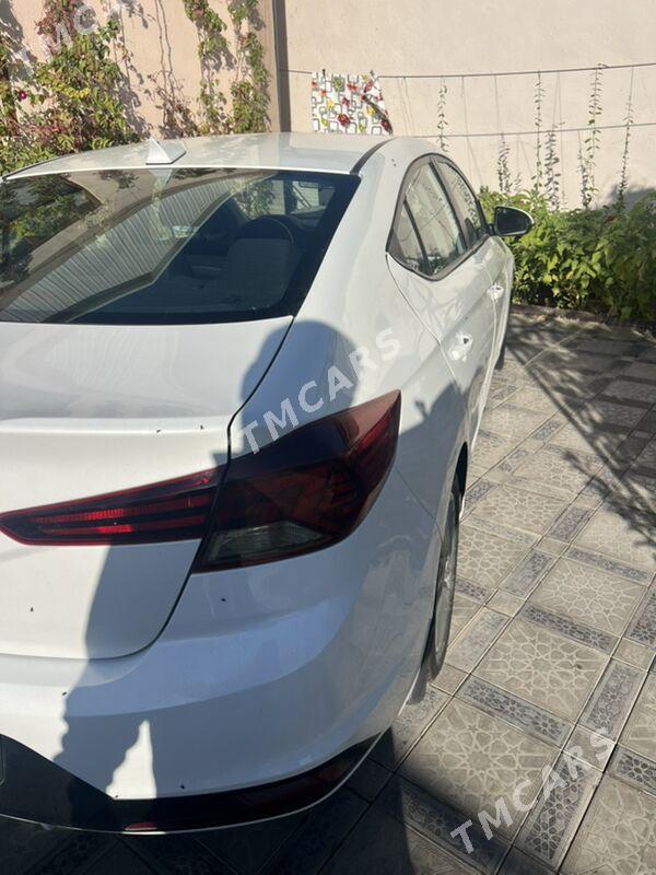 Hyundai Elantra 2019 - 230 000 TMT - Bedew - img 6