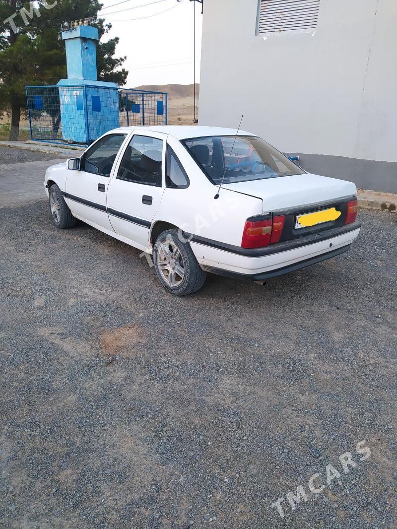 Opel Vectra 1992 - 27 000 TMT - Бахарден - img 3
