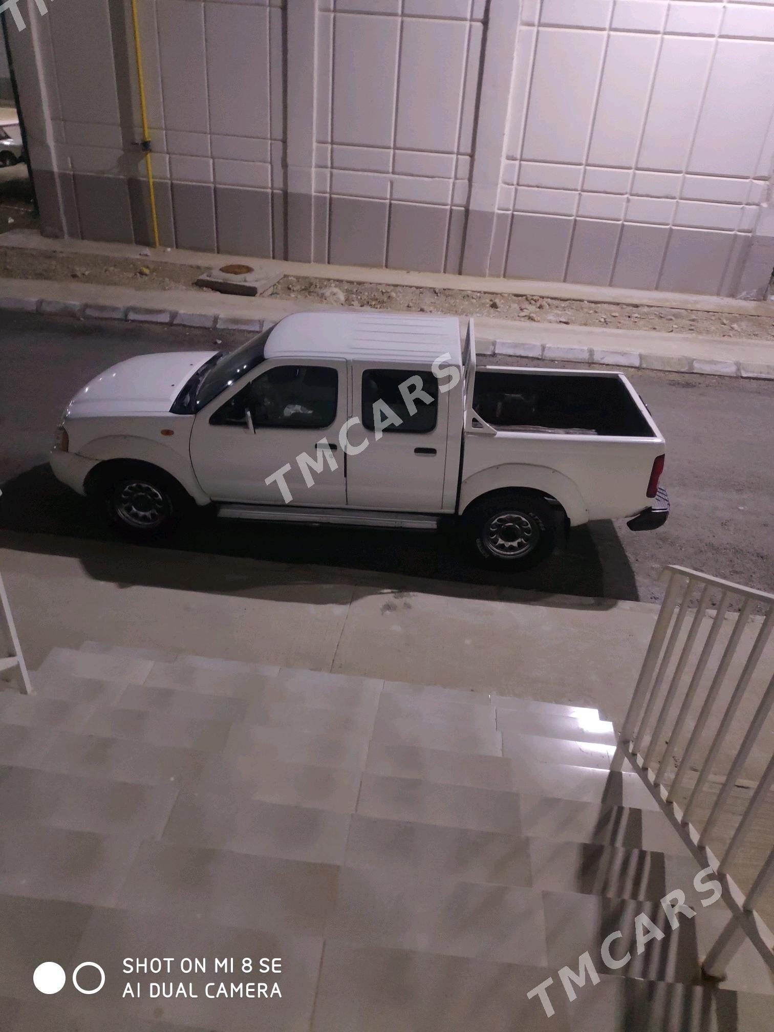 Nissan Navara 2004 - 100 000 TMT - Балканабат - img 4