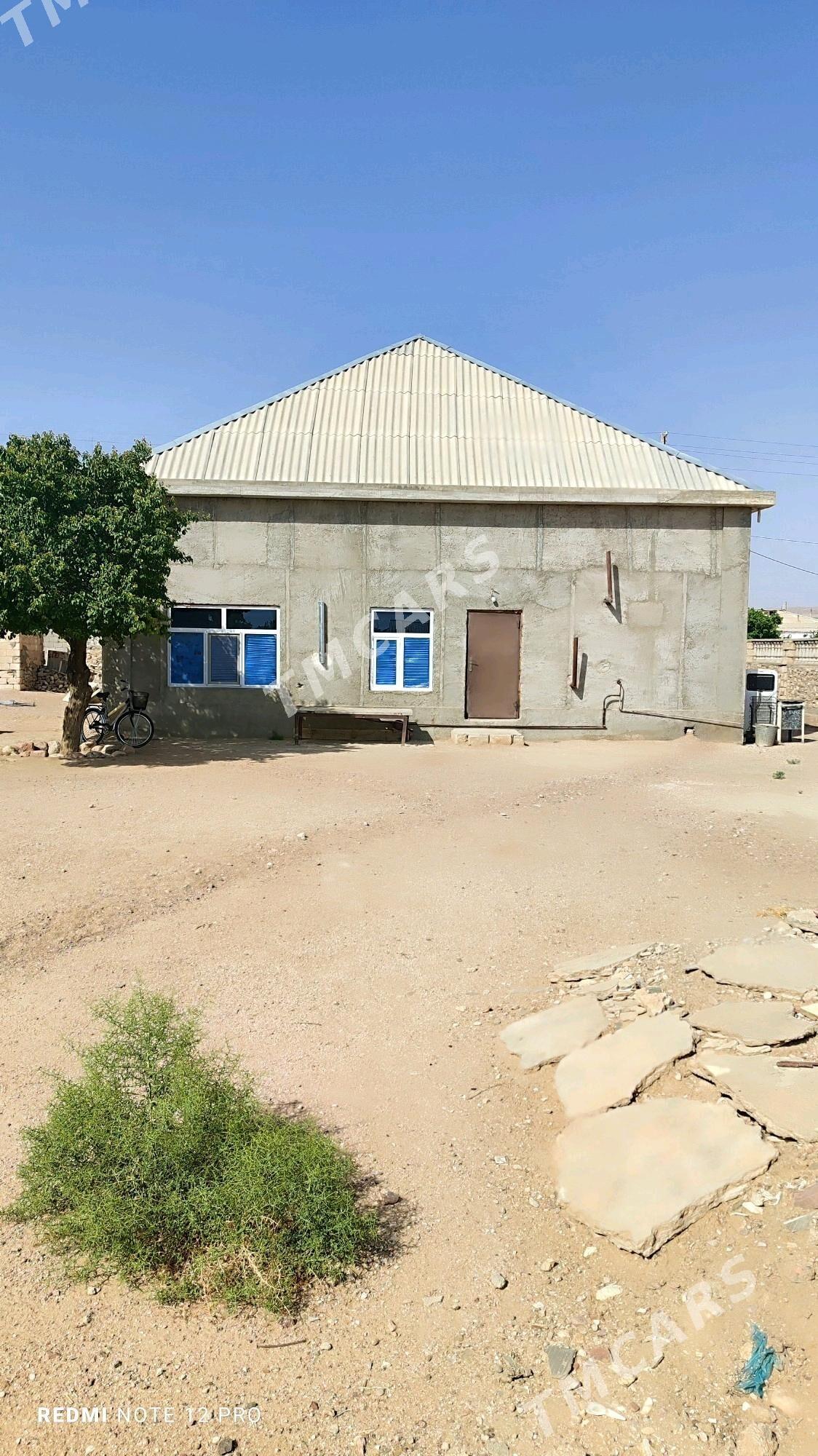 Satlyk jaý - Jebel - img 2
