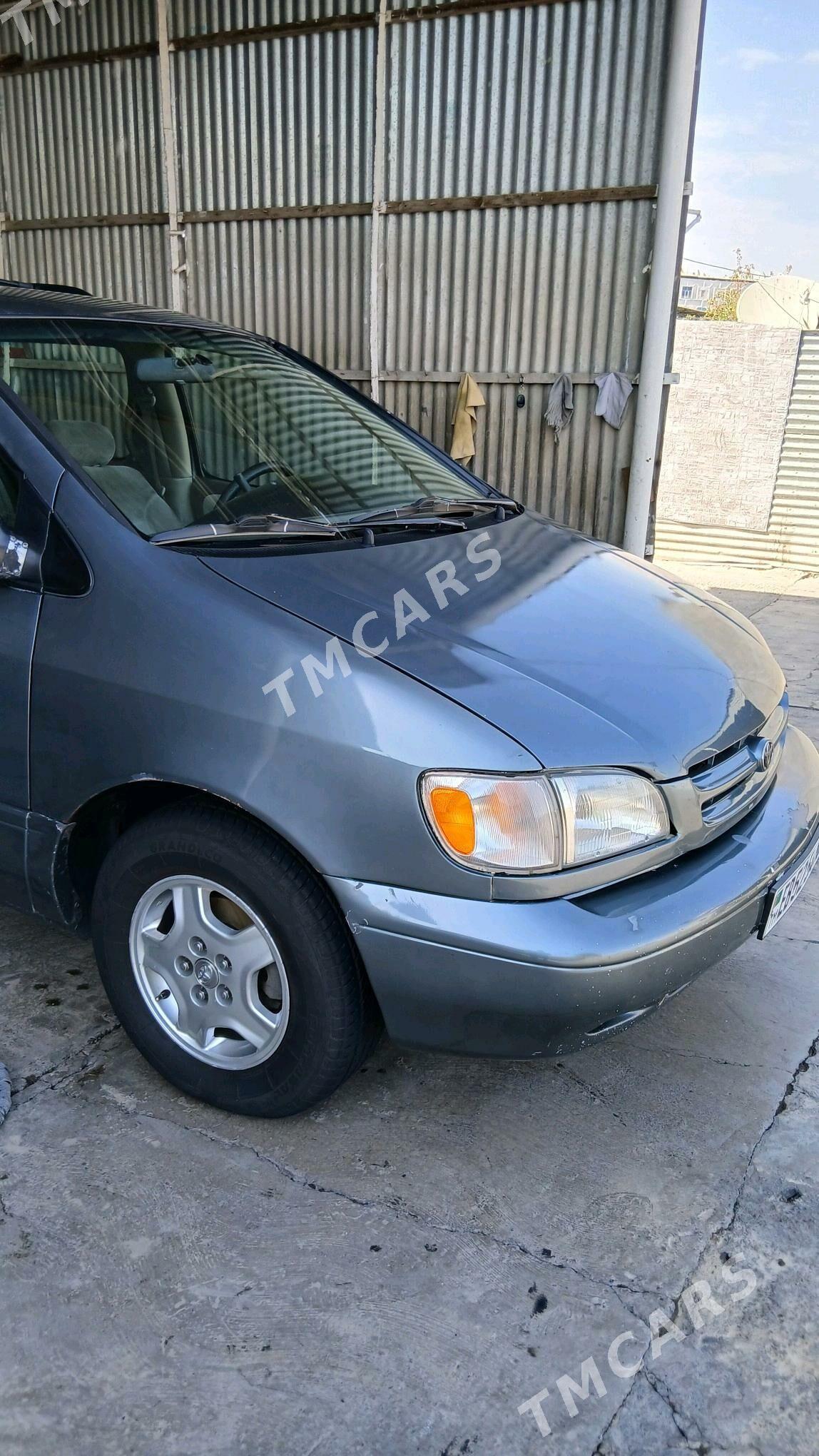 Toyota Sienna 1999 - 130 000 TMT - Векильбазар - img 4