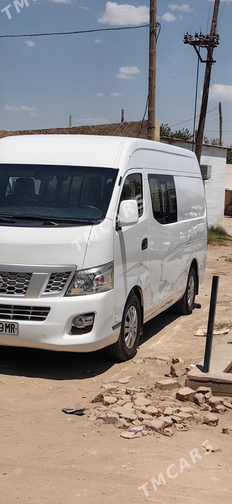 Nissan Urvan 2016 - 320 000 TMT - Mary - img 2