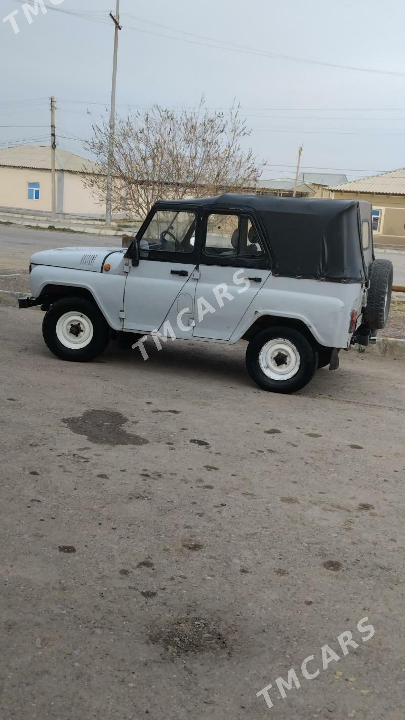 UAZ 469 1999 - 25 000 TMT - Серахс - img 2