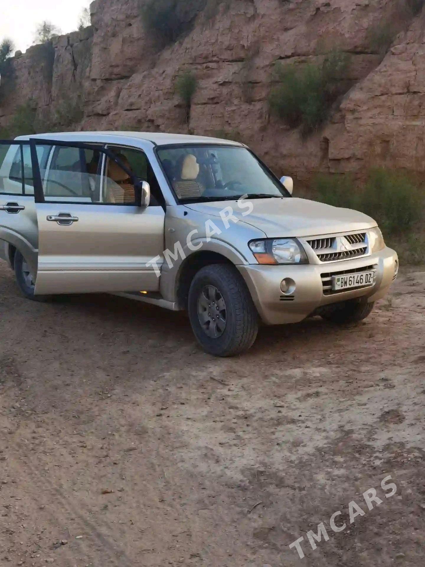 Mitsubishi Pajero 2003 - 120 000 TMT - Гурбансолтан Едже - img 2
