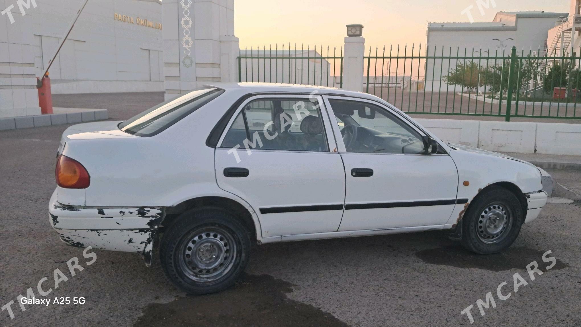 Toyota Corolla 1998 - 45 000 TMT - Кёнеургенч - img 2