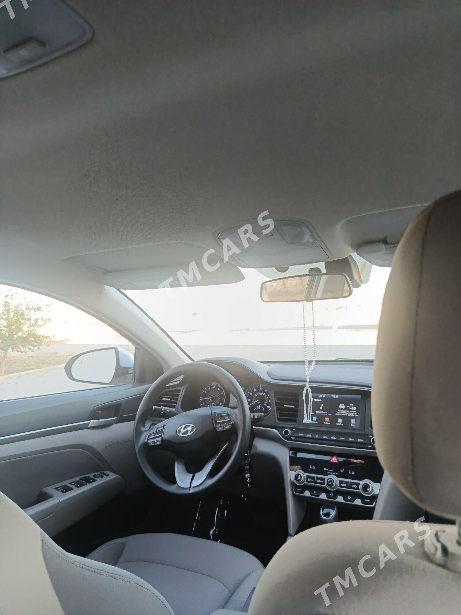 Hyundai Elantra 2020 - 210 000 TMT - Kaka - img 3