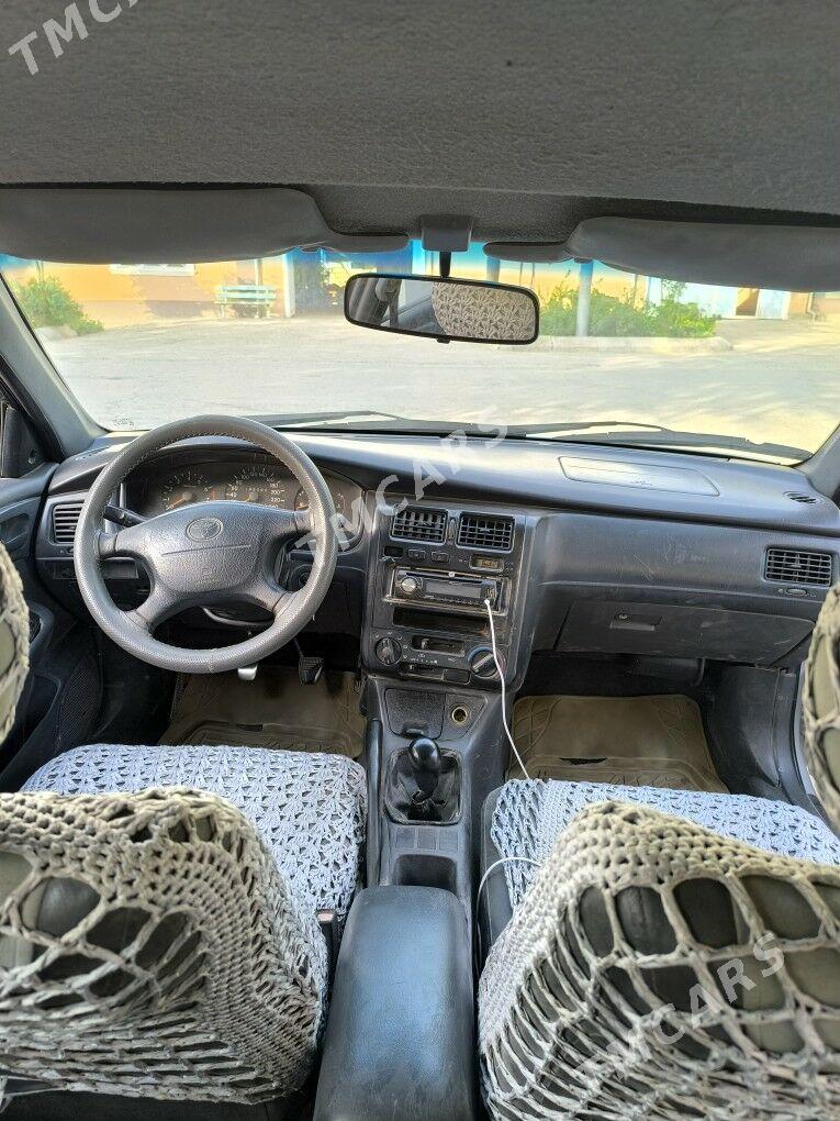 Toyota Carina 1997 - 70 000 TMT - Байрамали - img 2