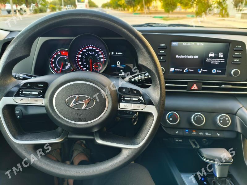 Hyundai Elantra 2022 - 240 000 TMT - Кëши - img 6