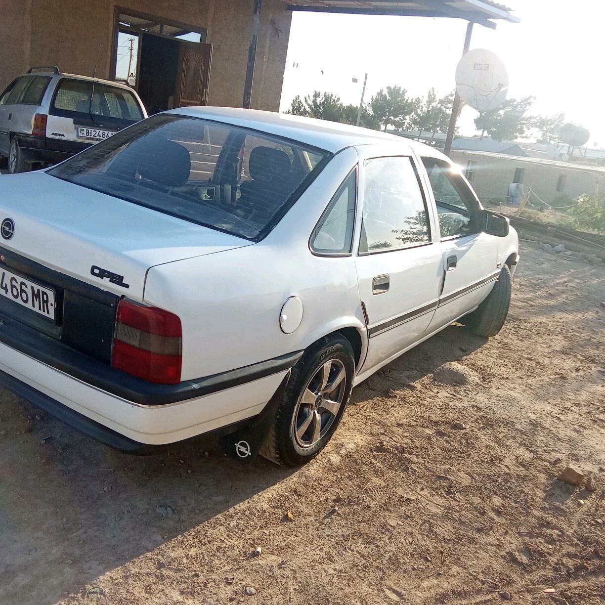 Opel Vectra 1990 - 32 000 TMT - Байрамали - img 6