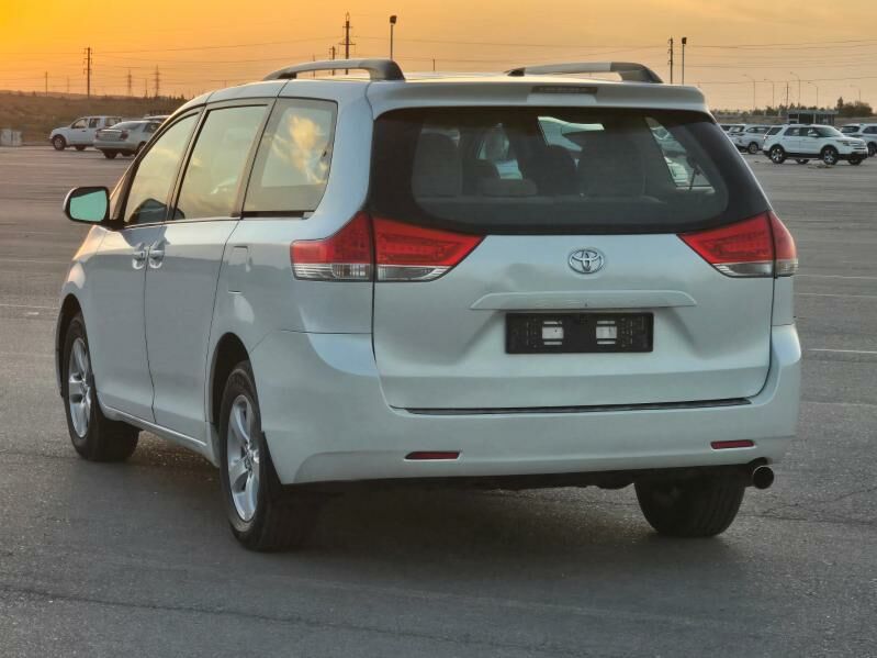 Toyota Sienna 2011 - 265 000 TMT - "Алтын Асыр" Гундогар базары ( Толкучка) - img 6