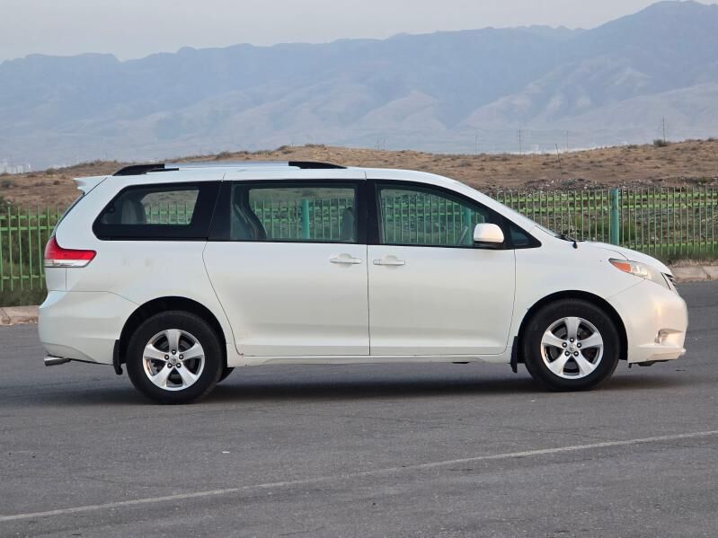 Toyota Sienna 2011 - 265 000 TMT - "Алтын Асыр" Гундогар базары ( Толкучка) - img 2