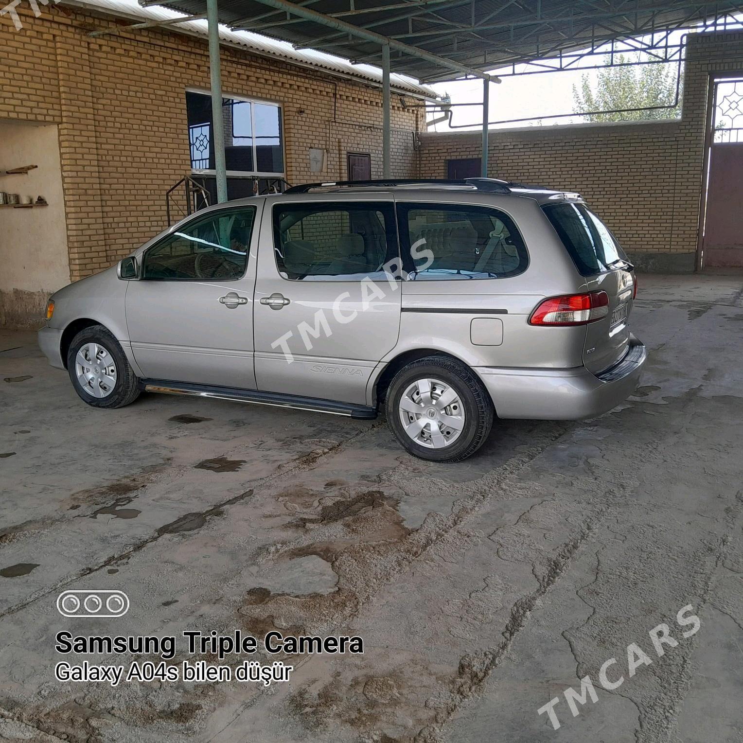 Toyota Sienna 2002 - 190 000 TMT - Tejen - img 4