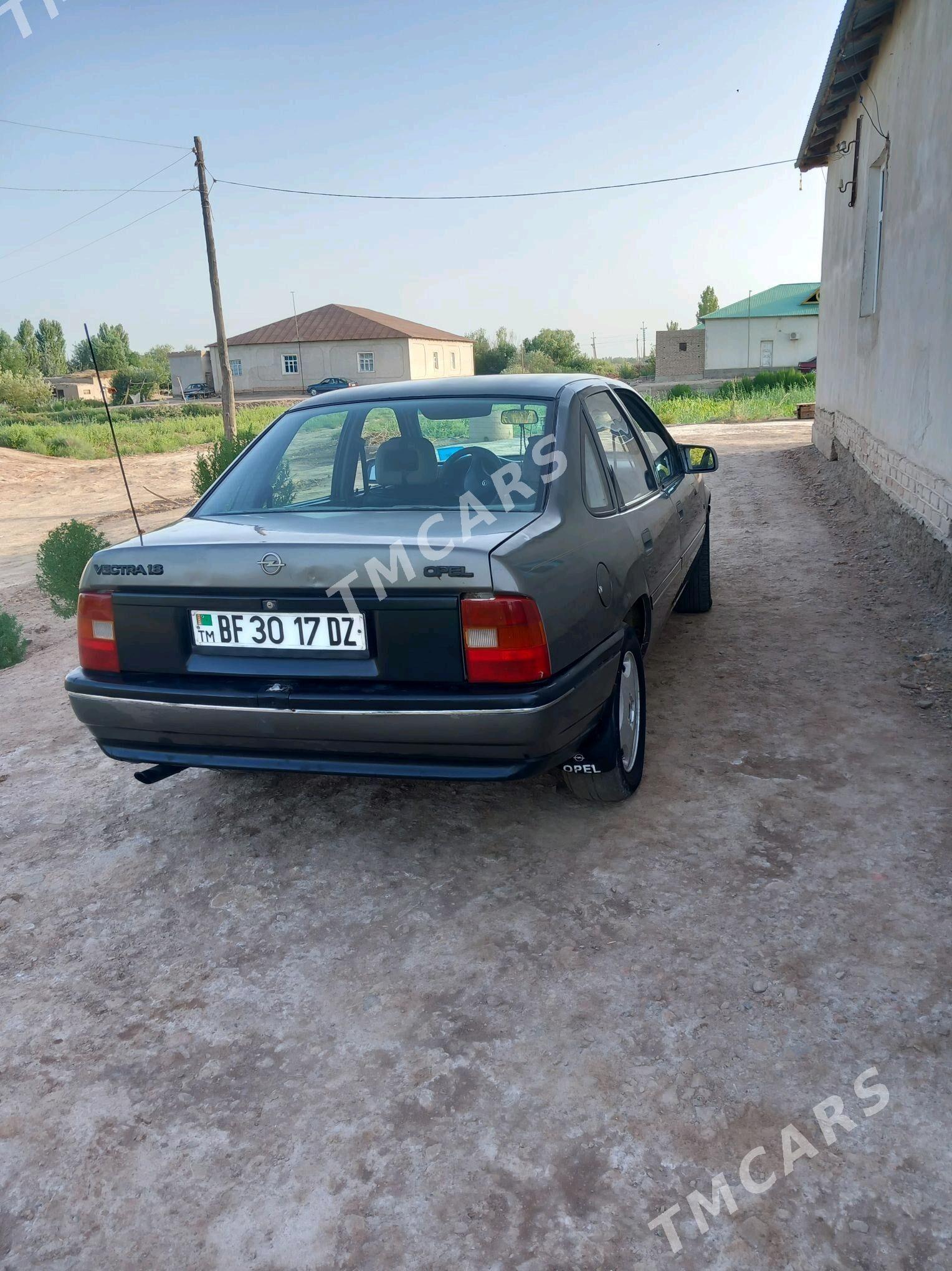 Opel Vectra 1990 - 28 000 TMT - Gubadag - img 2