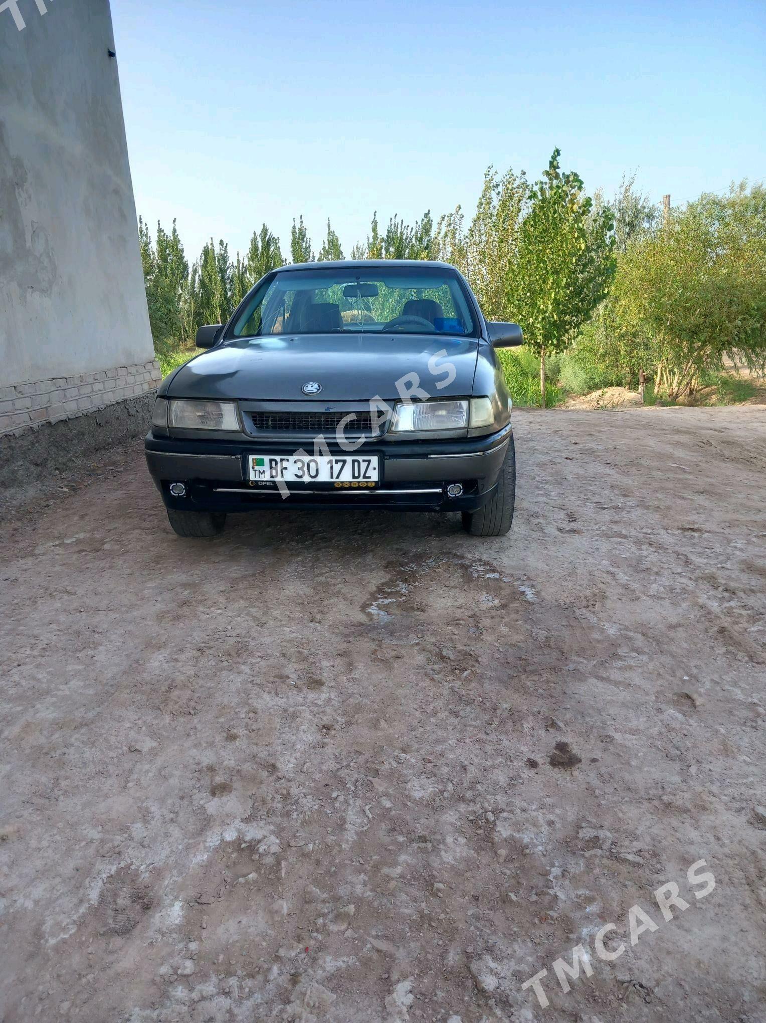Opel Vectra 1990 - 28 000 TMT - Gubadag - img 3