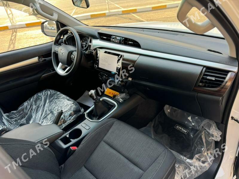 Toyota Hilux 2025 - 707 000 TMT - Aşgabat - img 10