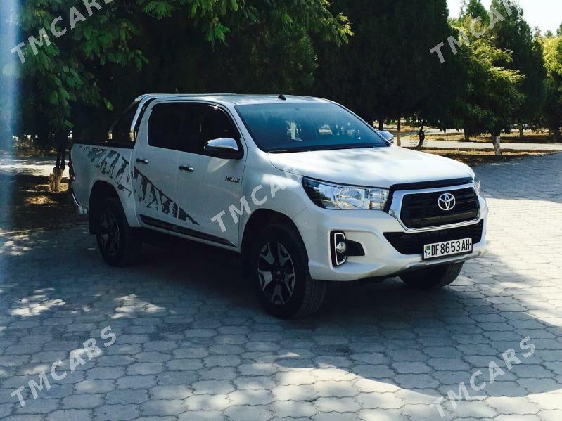 Toyota Hilux 2018 - 532 000 TMT - "Altyn Asyr" Gündogar bazary (Jygyllyk) - img 2