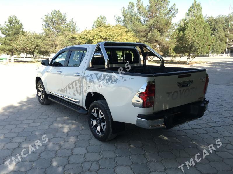 Toyota Hilux 2018 - 532 000 TMT - "Altyn Asyr" Gündogar bazary (Jygyllyk) - img 8