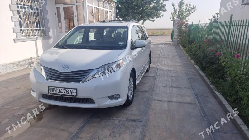 Toyota Sienna 2017 - 390 000 TMT - Анев - img 6