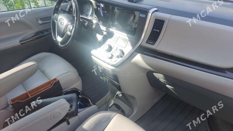 Toyota Sienna 2017 - 390 000 TMT - Анев - img 2