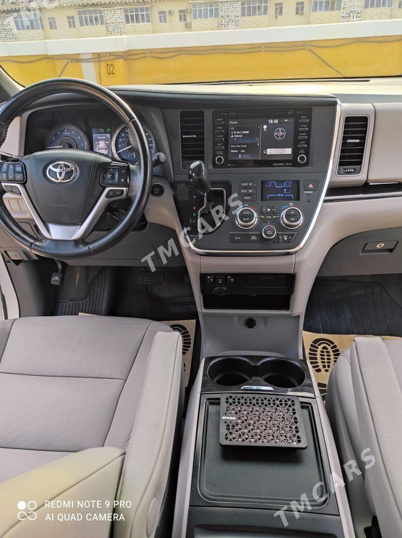 Toyota Sienna 2019 - 420 000 TMT - Мир 2 - img 7