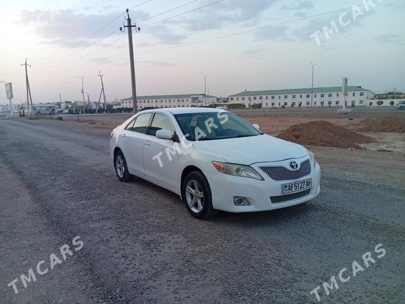 Toyota Camry 2010 - 132 000 TMT - Теджен - img 6