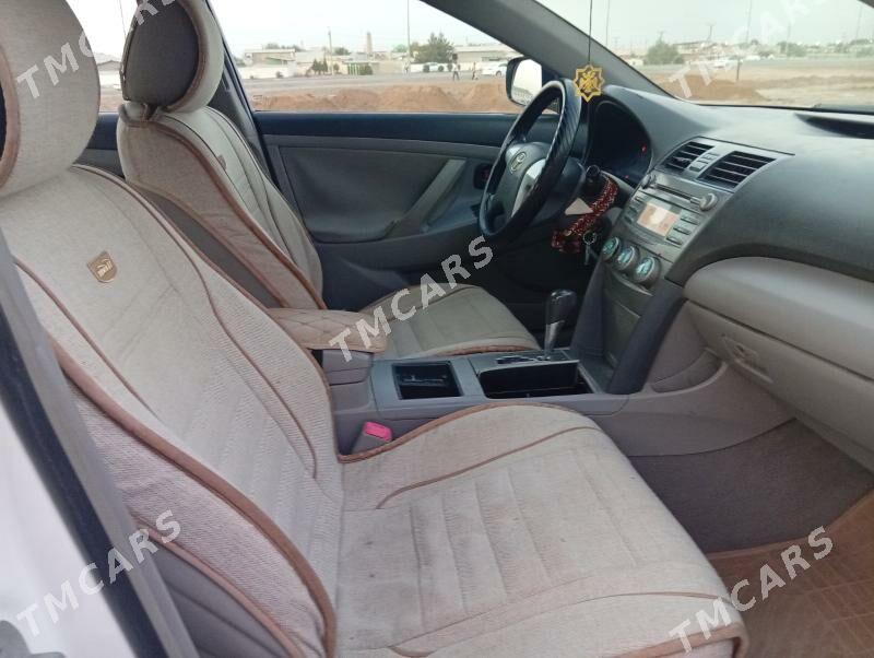 Toyota Camry 2010 - 132 000 TMT - Теджен - img 9