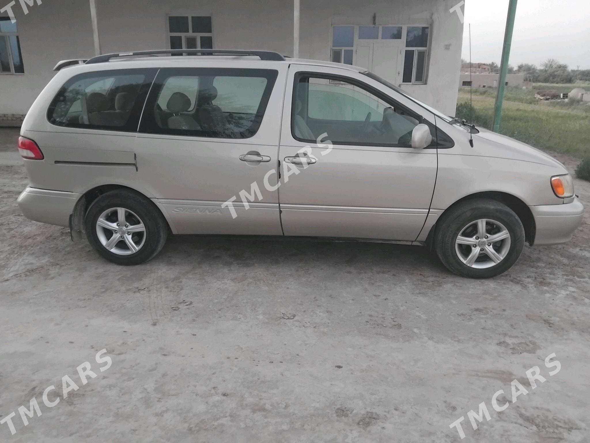 Toyota Sienna 2002 - 160 000 TMT - Akdepe - img 2