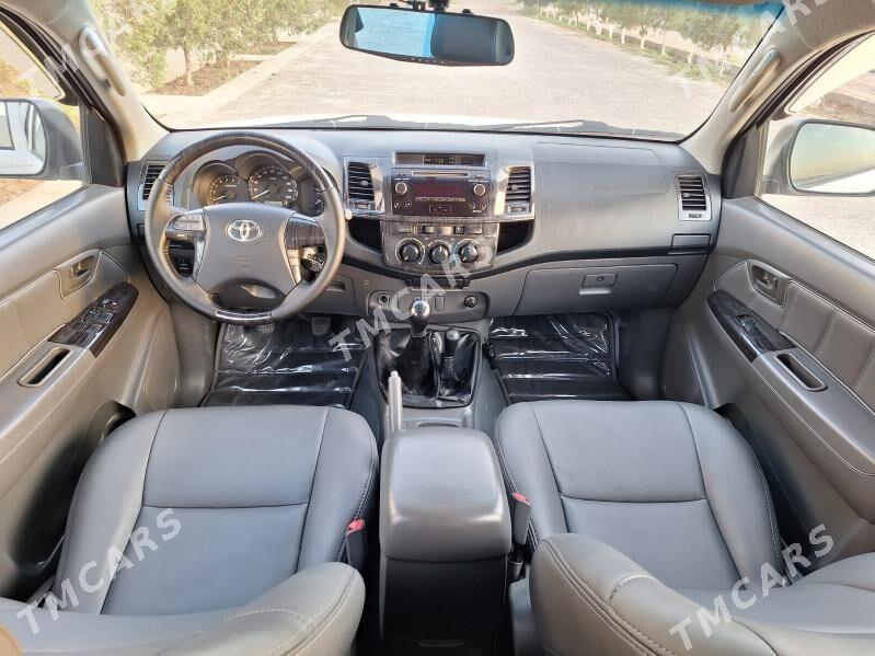 Toyota Hilux 2014 - 390 000 TMT - Мары - img 7