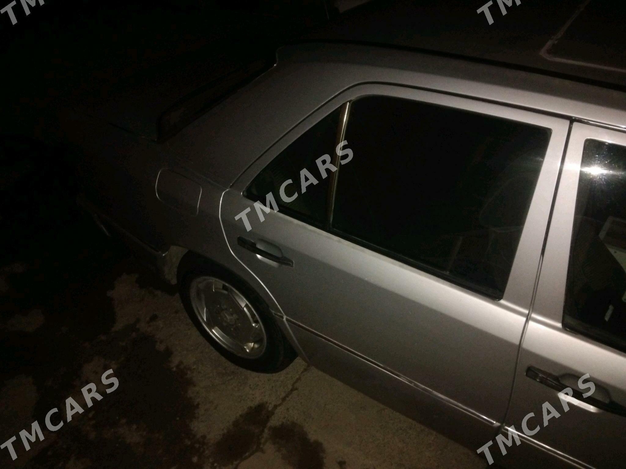 Mercedes-Benz C250 1990 - 22 000 TMT - Мары - img 5