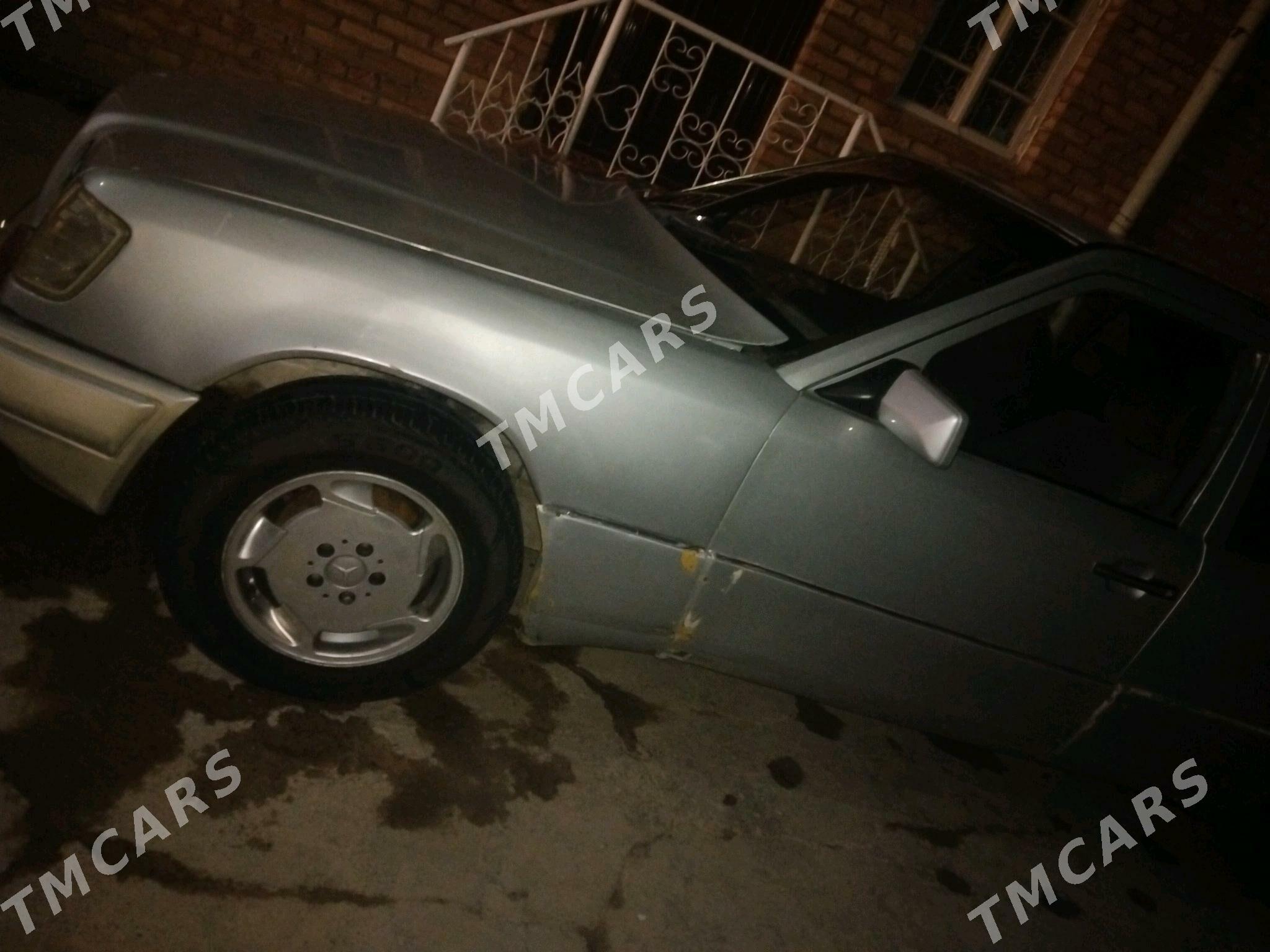 Mercedes-Benz C250 1990 - 22 000 TMT - Мары - img 4