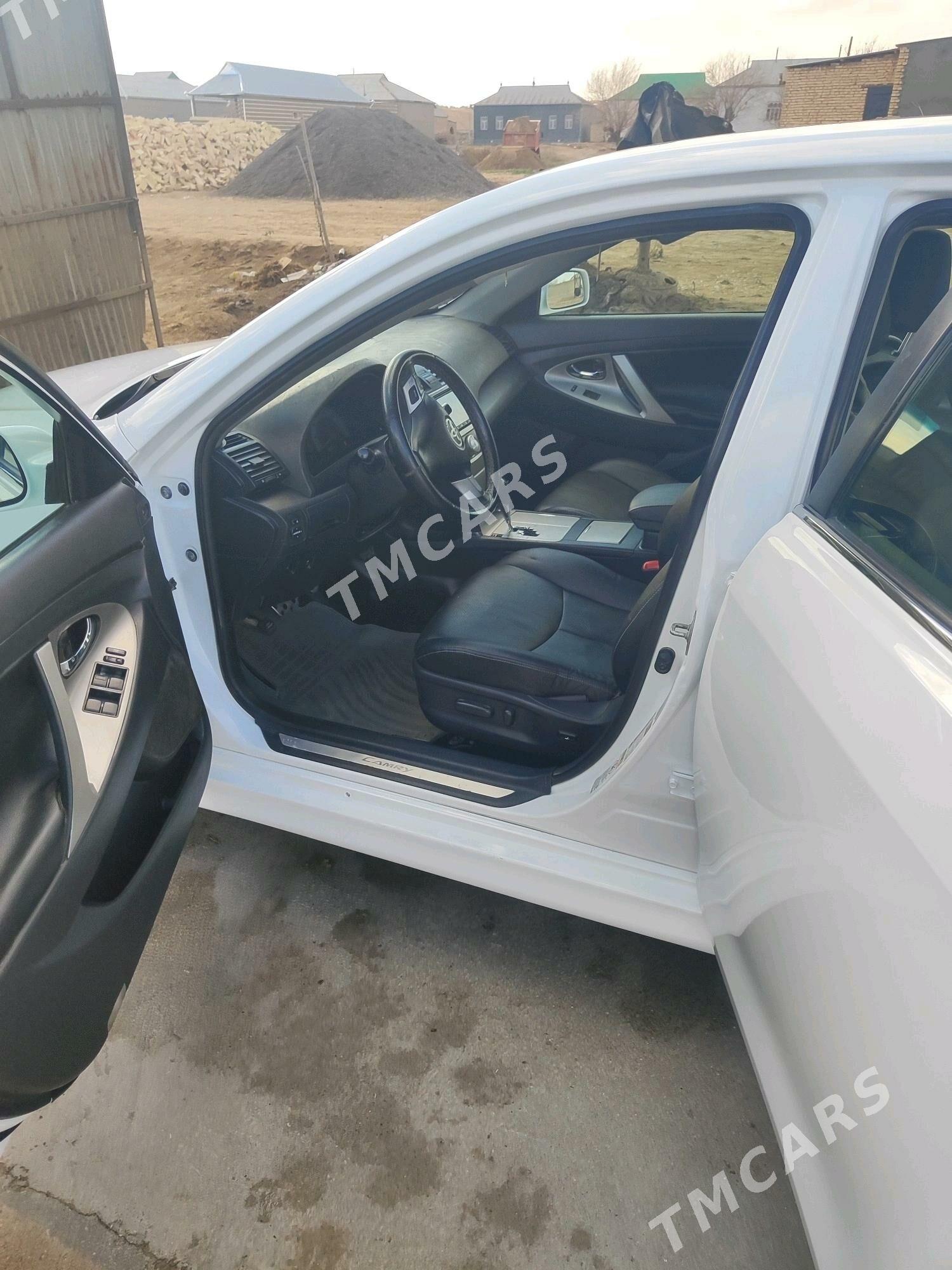 Toyota Camry 2009 - 170 000 TMT - Анев - img 3