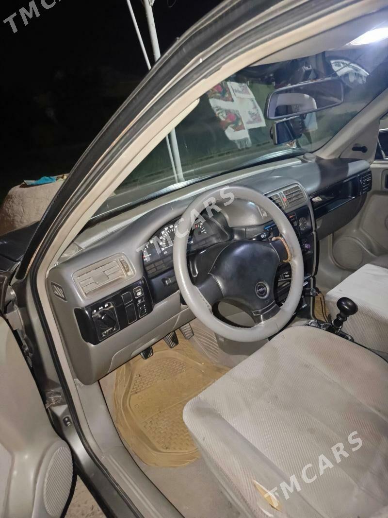 Opel Vectra 1992 - 30 000 TMT - Mary - img 5