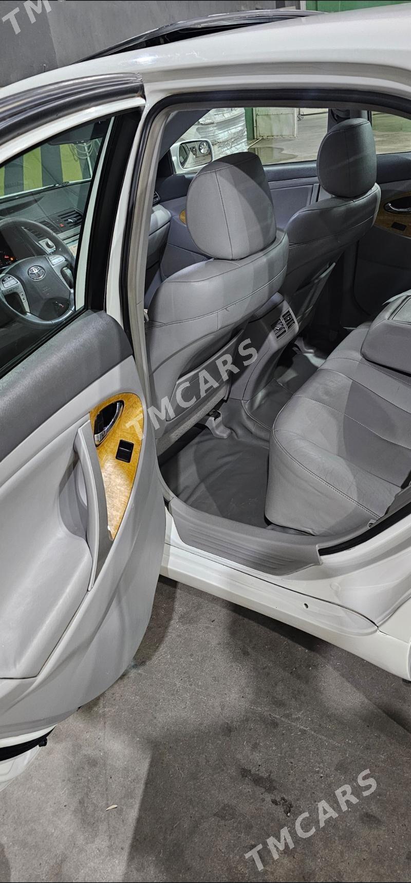 Toyota Camry 2010 - 160 000 TMT - Байрамали - img 7