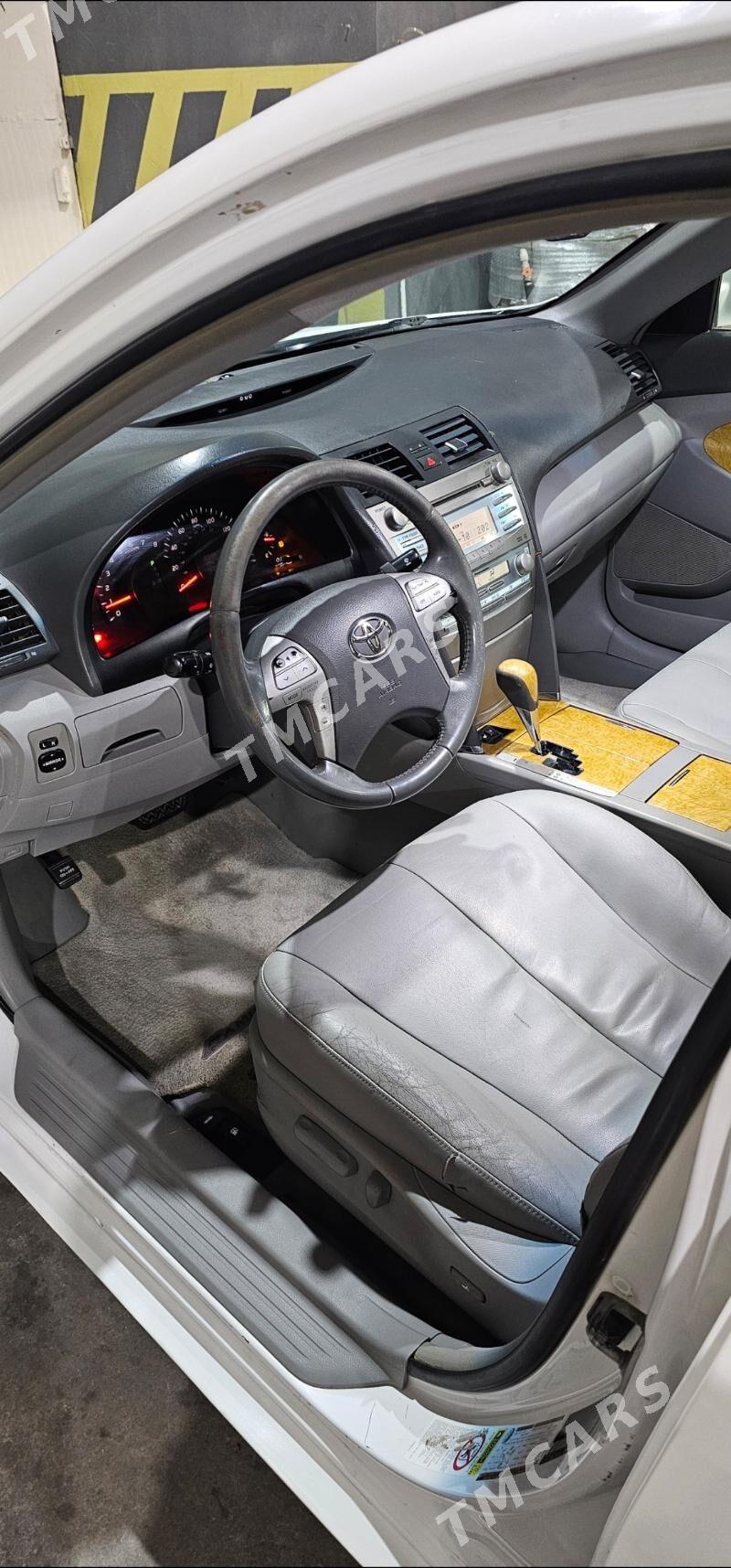 Toyota Camry 2010 - 160 000 TMT - Байрамали - img 4
