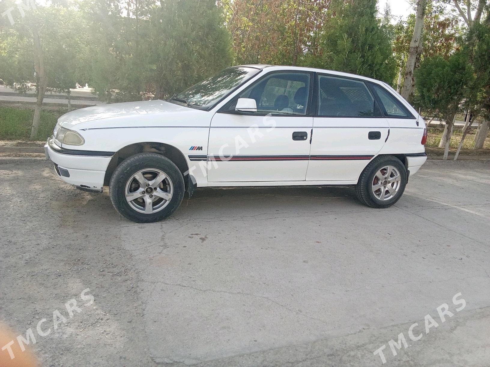 Opel Astra 1993 - 40 000 TMT - Гурбансолтан Едже - img 2