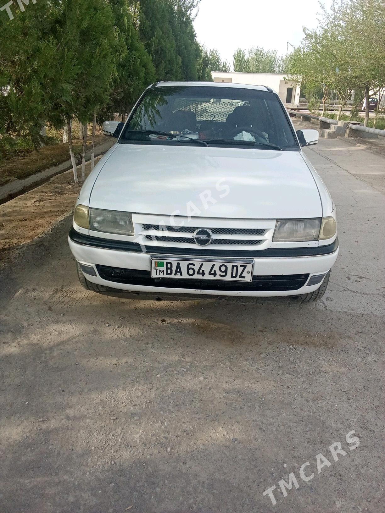 Opel Astra 1993 - 40 000 TMT - Гурбансолтан Едже - img 3