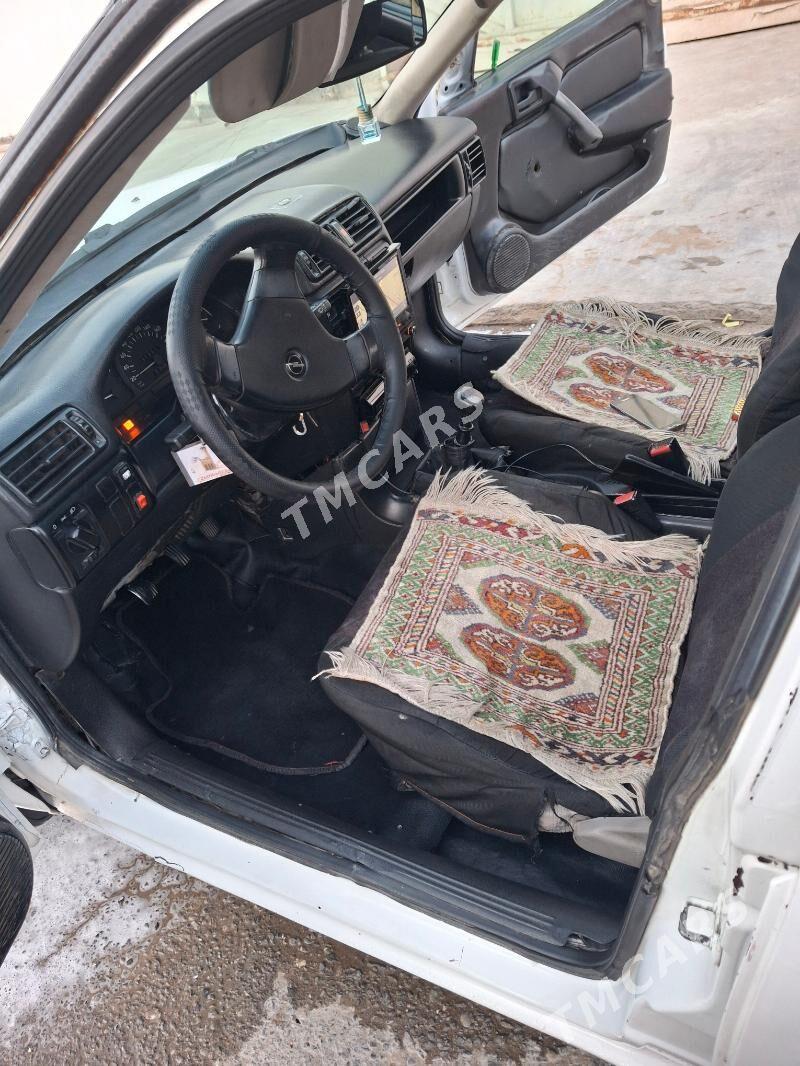 Opel Vectra 1992 - 33 000 TMT - Ýalkym - img 5
