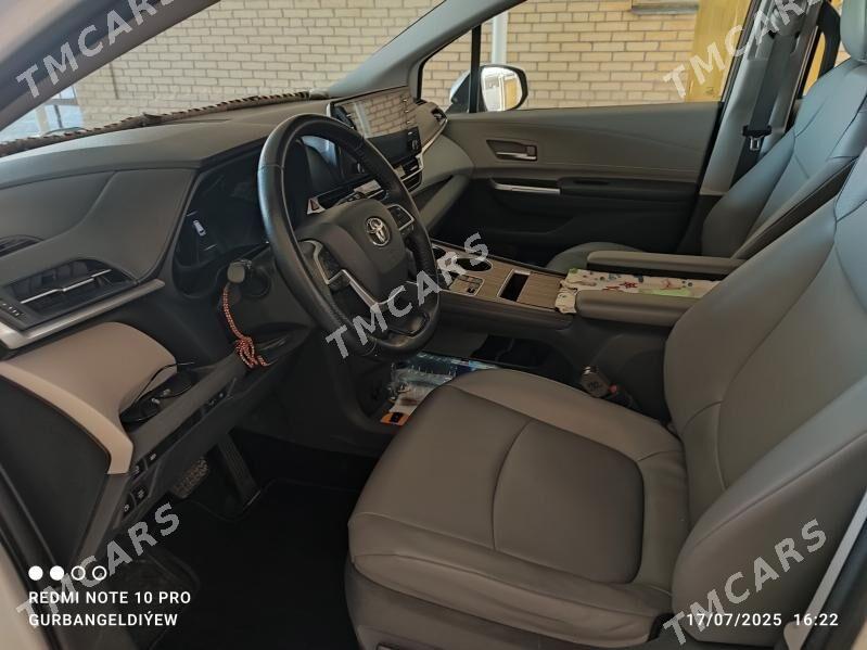 Toyota Sienna 2021 - 600 000 TMT - Мары - img 10