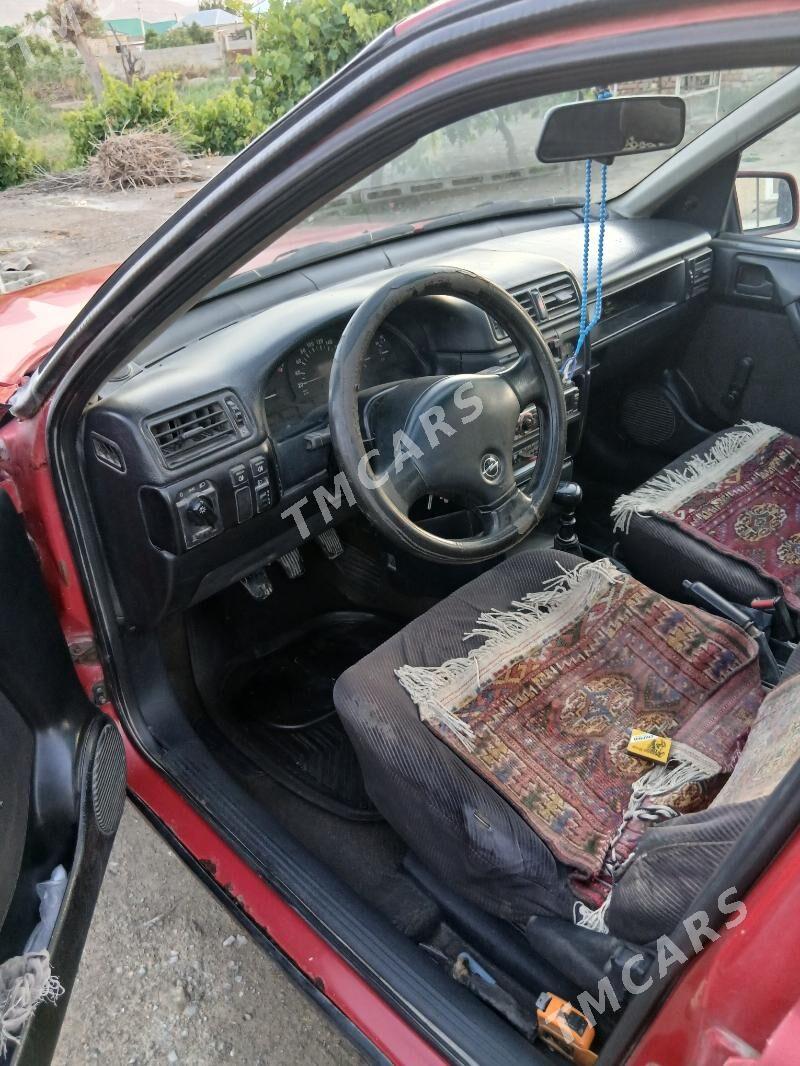 Opel Vectra 1992 - 30 000 TMT - Bäherden - img 5