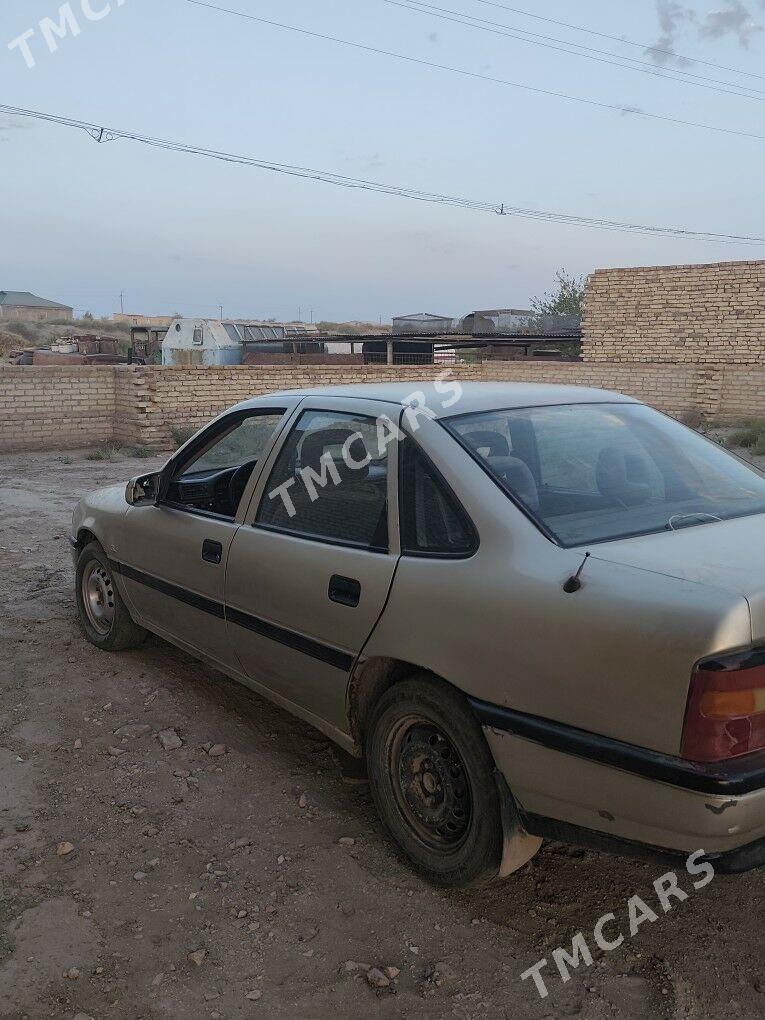 Opel Vectra 1991 - 26 000 TMT - Saýat - img 6