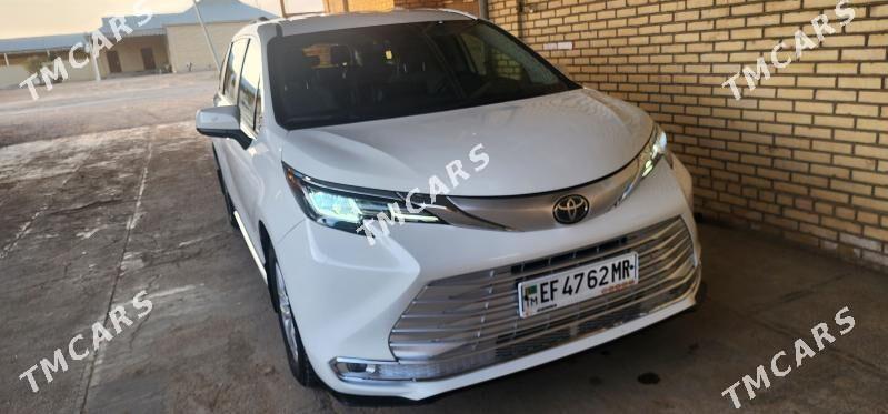Toyota Sienna 2021 - 500 000 TMT - Мары - img 3