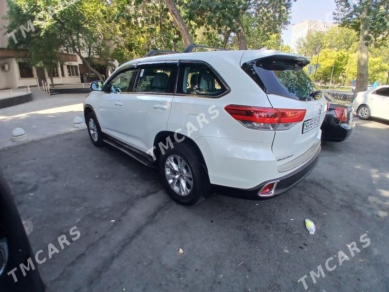Toyota Highlander 2018 - 390 000 TMT - Türkmenabat - img 2