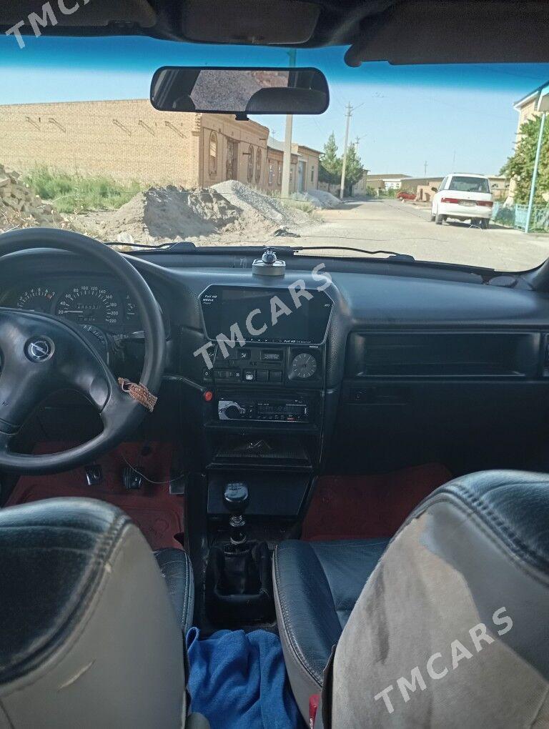 Opel Vectra 1990 - 22 000 TMT - Çärjew - img 2