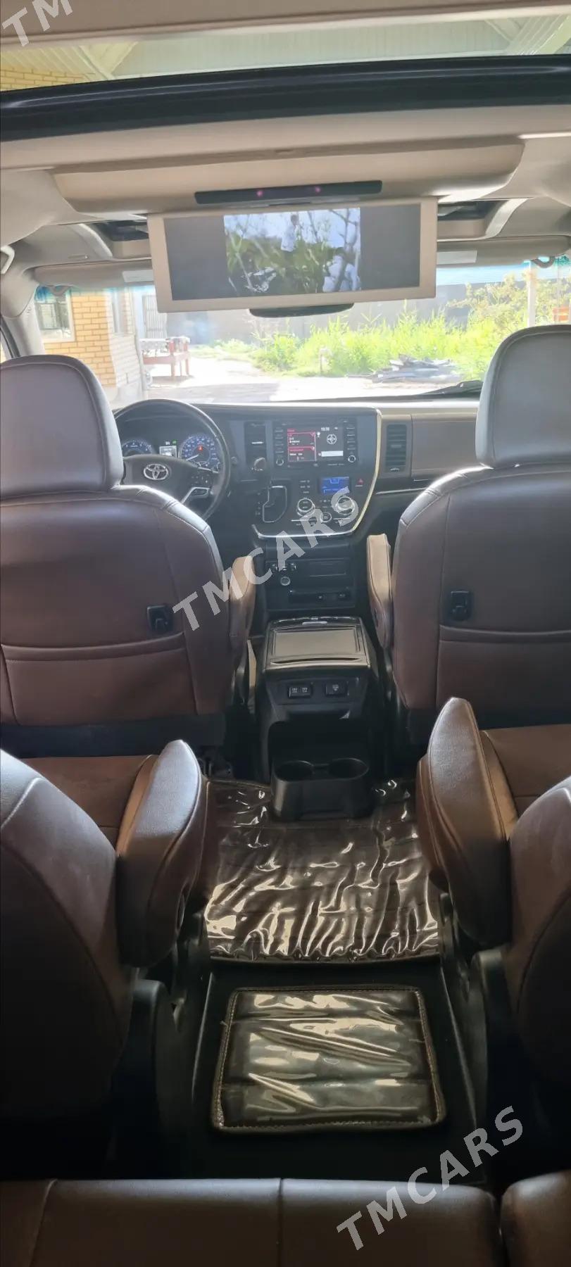 Toyota Sienna 2019 - 500 000 TMT - Ашхабад - img 4
