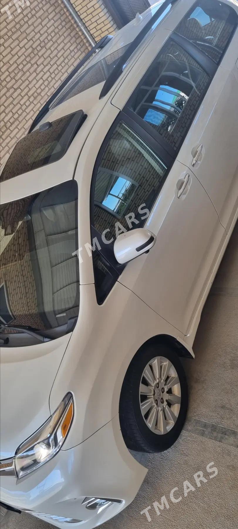 Toyota Sienna 2019 - 500 000 TMT - Ашхабад - img 2